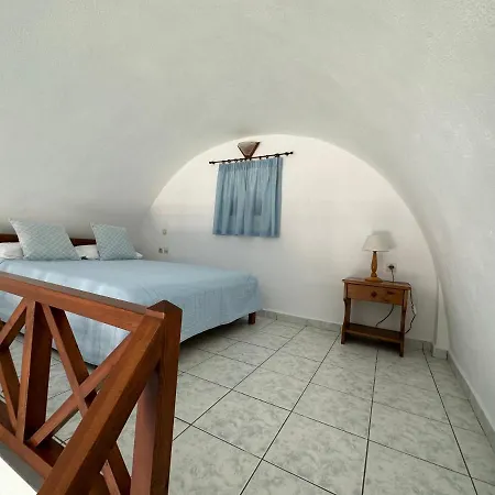 Paradisos Oia (Santorini)