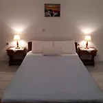 Paradisos Aparthotel 3*