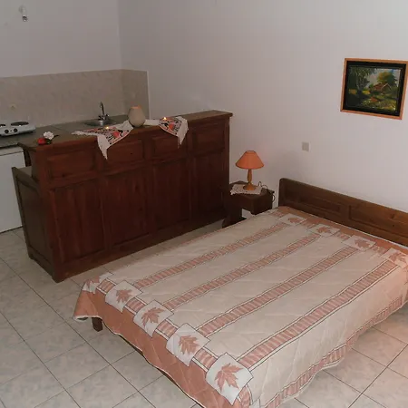Paradisos 3*