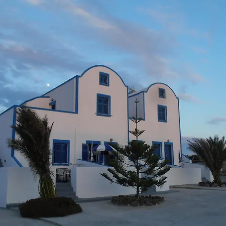 Paradisos 3* Oia (Santorini)
