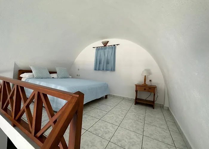 Paradisos Oia (Santorini)