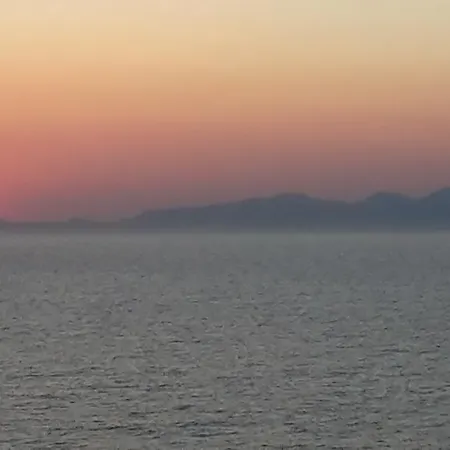 パラディソス アパートホテル